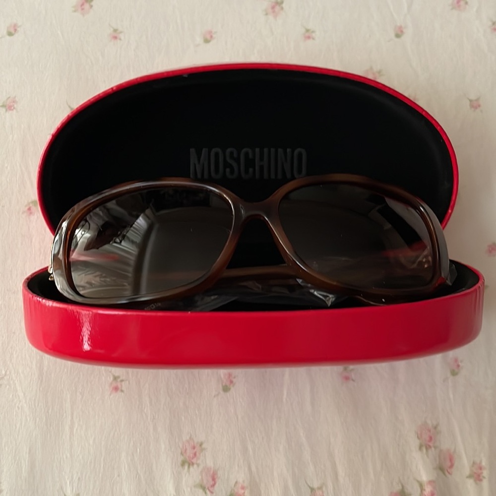 AUTHENTIC NEW Moschino Gold Bow Accent Sunglasses